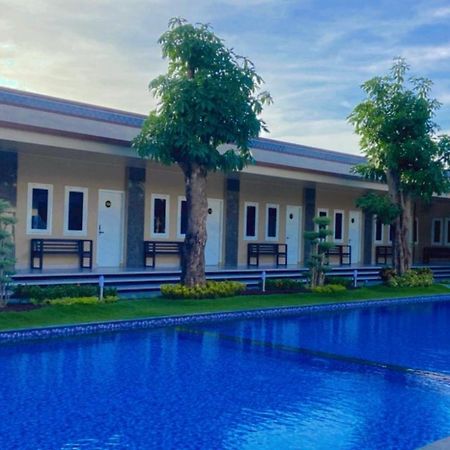 Nio Garden Hotel Sumbawa Exterior photo