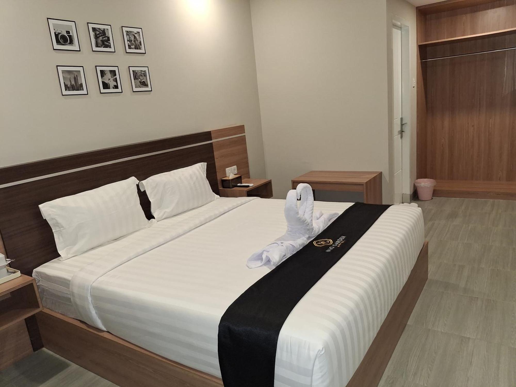 Nio Garden Hotel Sumbawa Exterior photo
