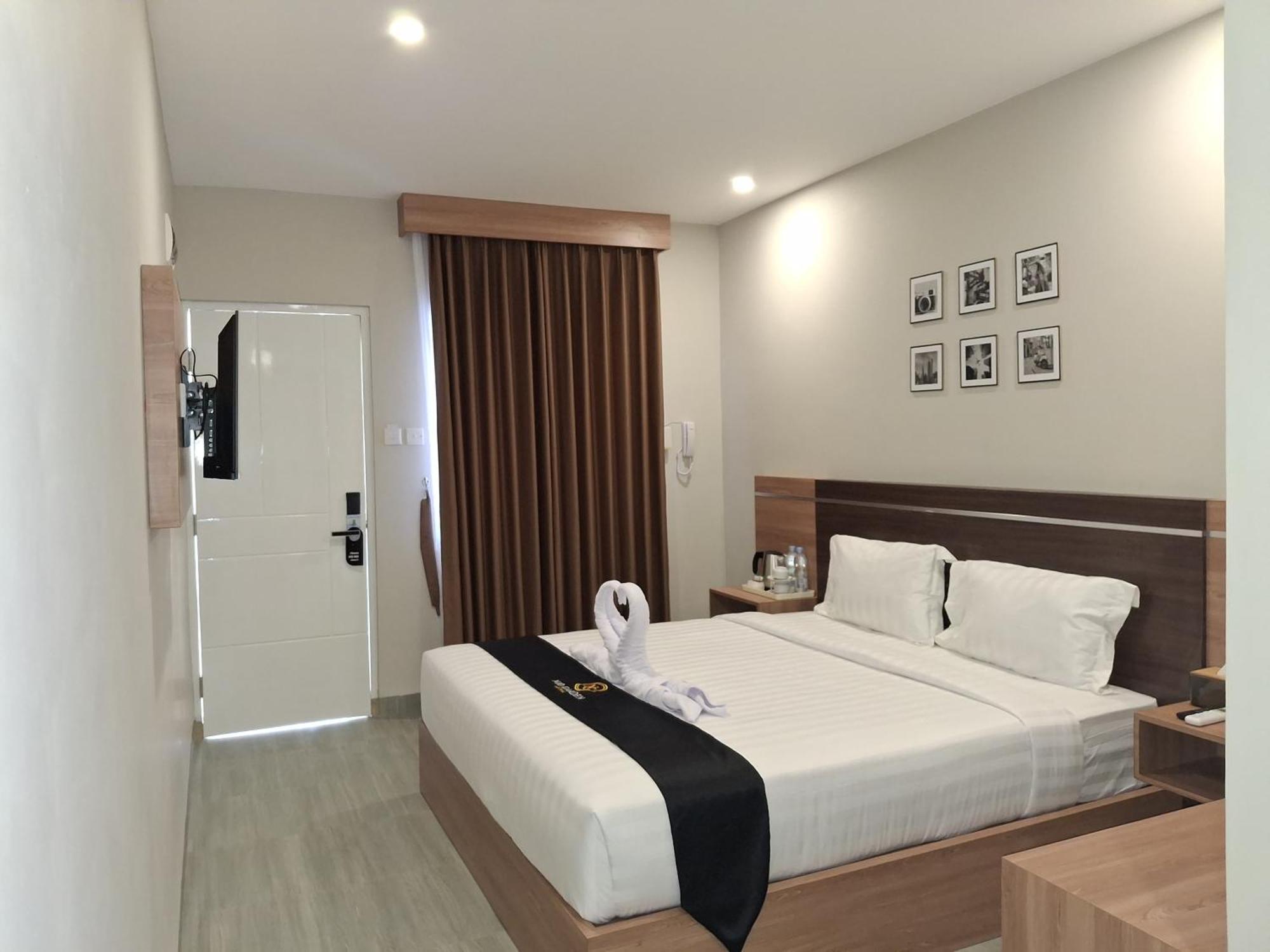 Nio Garden Hotel Sumbawa Exterior photo