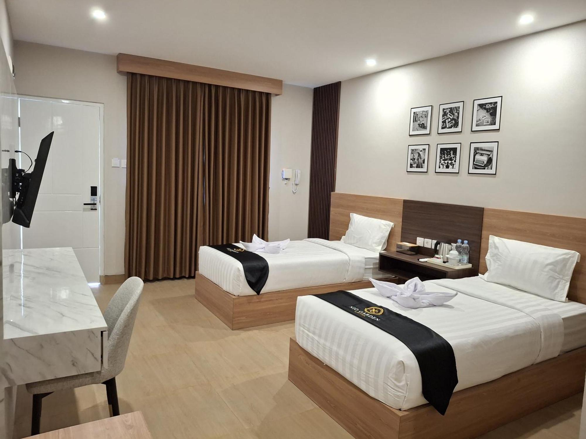 Nio Garden Hotel Sumbawa Exterior photo